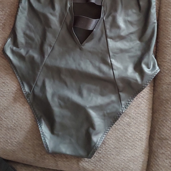 🖤 La Senza Bodysuit - NWT - Picture 12 of 12